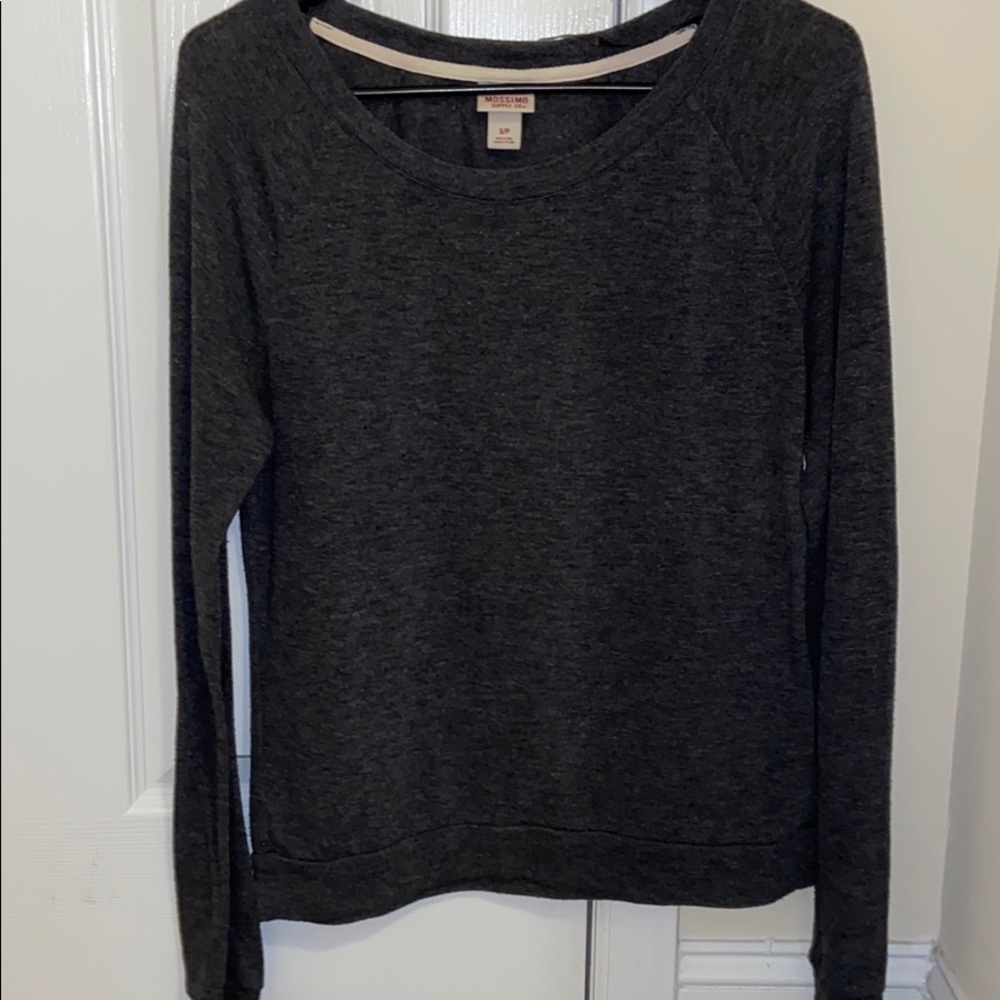 grey long sleeve sweater